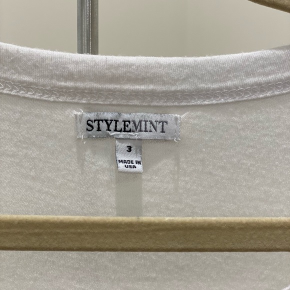 Style mint white tee. “Life is a mountain, not a beach”. Size 3 or small. - Picture 3 of 4